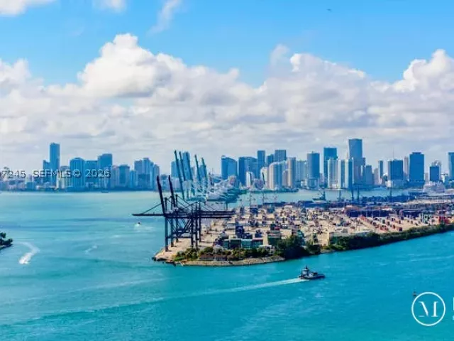 2-bedroom condo for rent in Miami Beach - 100 S Pointe Dr 3101 - MondialRealty