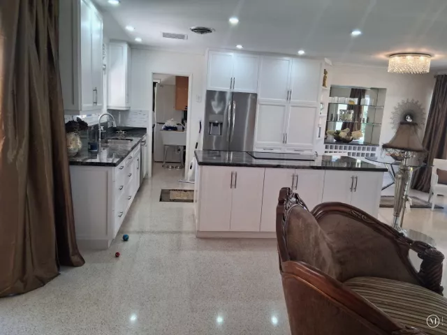 2-bedroom home for sale in Lauderdale By The Sea - 1431 S Ocean Boulevard 35 - MondialRealty
