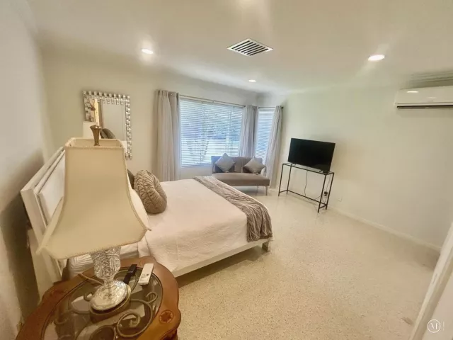 2-bedroom home for sale in Lauderdale By The Sea - 1431 S Ocean Boulevard 35 - MondialRealty
