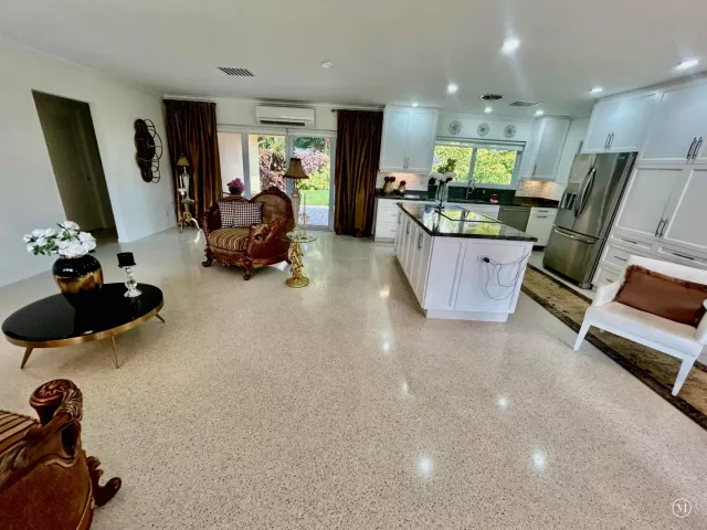 2-bedroom home for sale in Lauderdale By The Sea - 1431 S Ocean Boulevard 35 - MondialRealty