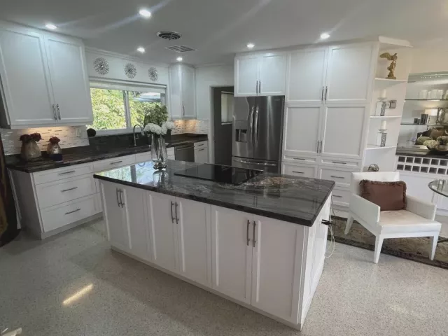 2-bedroom home for sale in Lauderdale By The Sea - 1431 S Ocean Boulevard 35 - MondialRealty