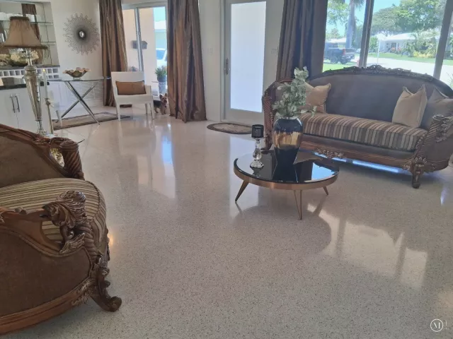 2-bedroom home for sale in Lauderdale By The Sea - 1431 S Ocean Boulevard 35 - MondialRealty