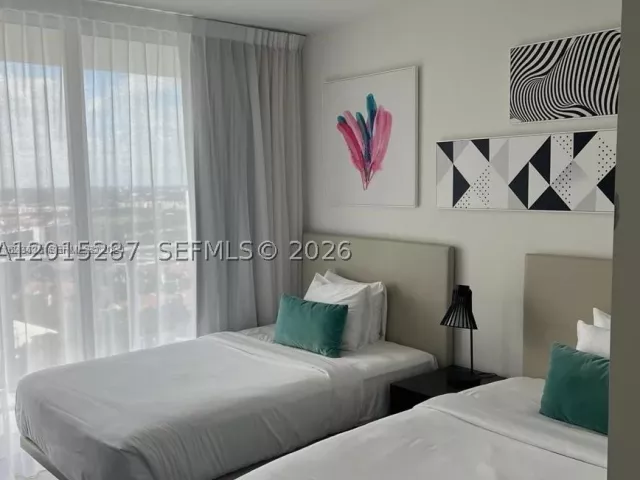 3-bedroom condo for rent in Hollywood - 4010 S Ocean Dr R2004 - MondialRealty