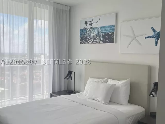 3-bedroom condo for rent in Hollywood - 4010 S Ocean Dr R2004 - MondialRealty