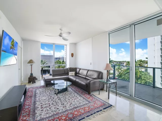 3-bedroom condo for rent in Hollywood - 3101 S Ocean Drive 401 - MondialRealty