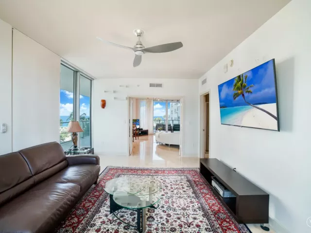 3-bedroom condo for rent in Hollywood - 3101 S Ocean Drive 401 - MondialRealty