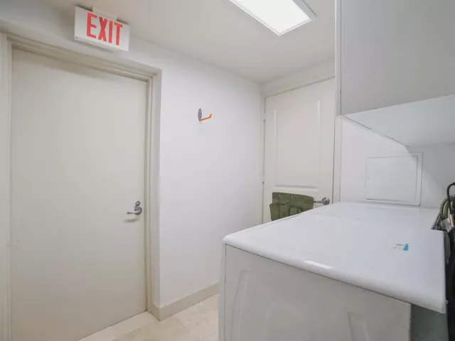 3-bedroom condo for rent in Hollywood - 3101 S Ocean Drive 401 - MondialRealty