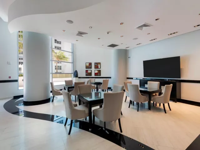 3-bedroom condo for rent in Hollywood - 3101 S Ocean Drive 401 - MondialRealty