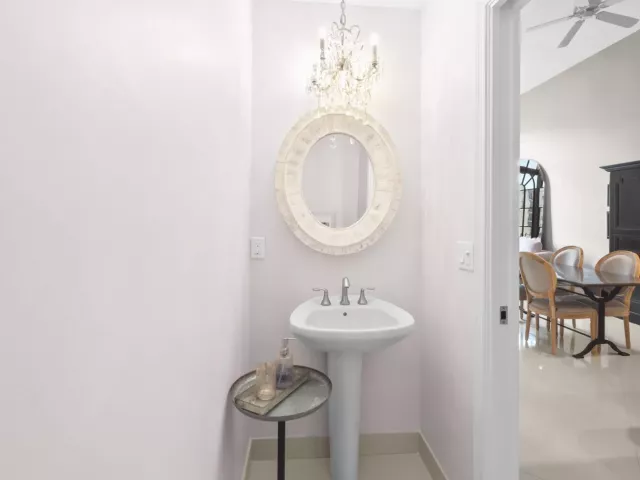 1-bedroom condo for rent in West Palm Beach - 701 S Olive Avenue 218 - MondialRealty