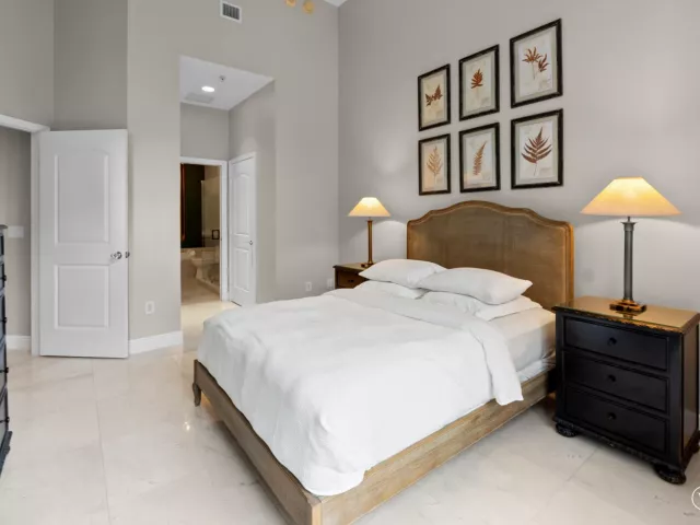1-bedroom condo for rent in West Palm Beach - 701 S Olive Avenue 218 - MondialRealty
