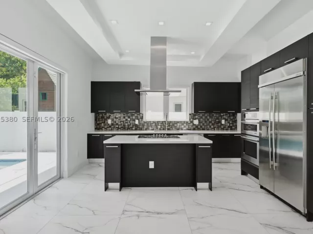 4-bedroom home for rent in Doral - 8221 NW 34th Dr - MondialRealty