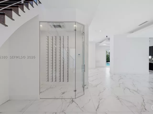 4-bedroom home for rent in Doral - 8221 NW 34th Dr - MondialRealty