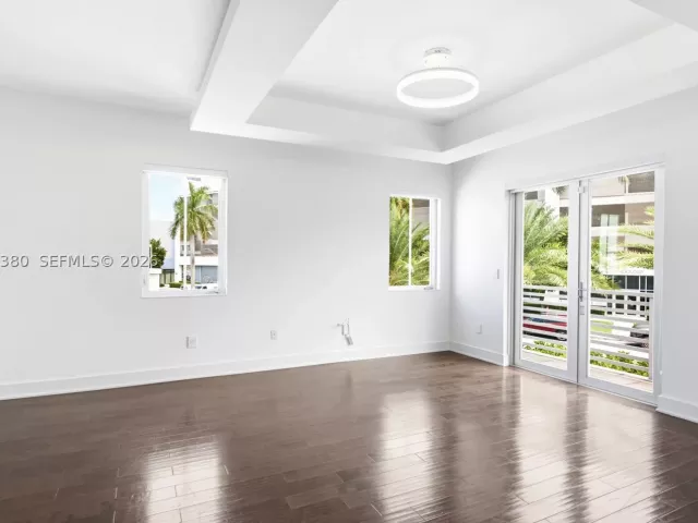 4-bedroom home for rent in Doral - 8221 NW 34th Dr - MondialRealty