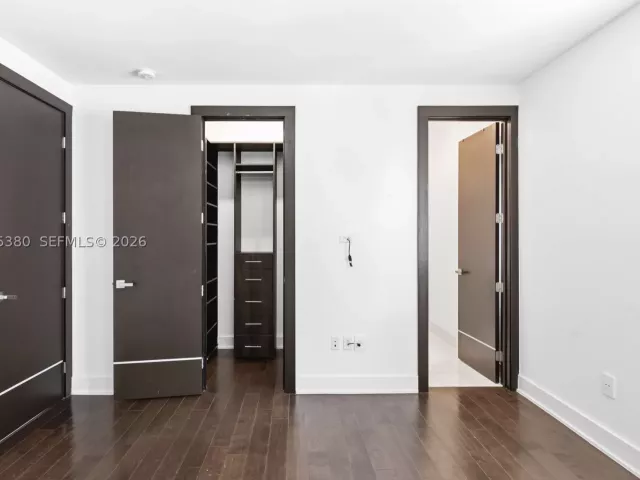 4-bedroom home for rent in Doral - 8221 NW 34th Dr - MondialRealty