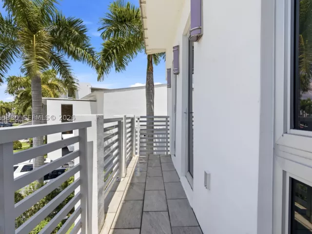 4-bedroom home for rent in Doral - 8221 NW 34th Dr - MondialRealty