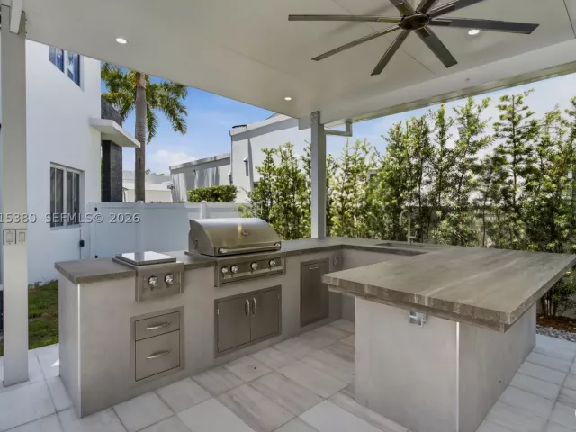 4-bedroom home for rent in Doral - 8221 NW 34th Dr - MondialRealty