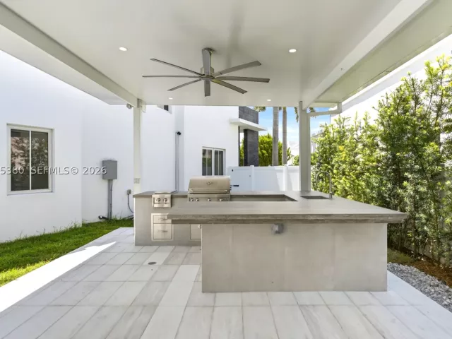 4-bedroom home for rent in Doral - 8221 NW 34th Dr - MondialRealty