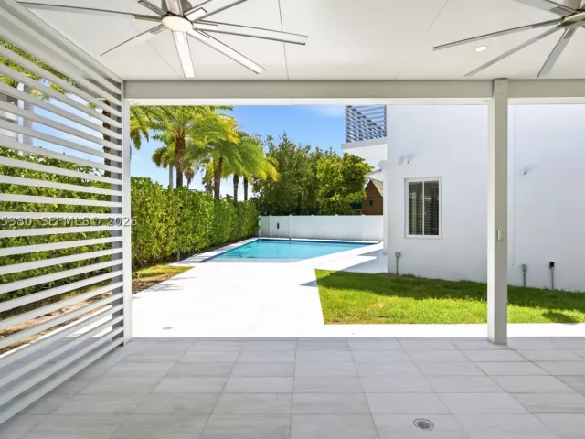 4-bedroom home for rent in Doral - 8221 NW 34th Dr - MondialRealty