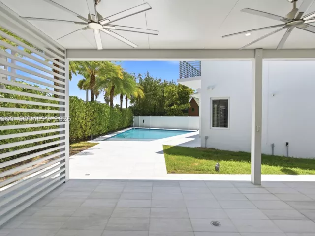 4-bedroom home for rent in Doral - 8221 NW 34th Dr - MondialRealty