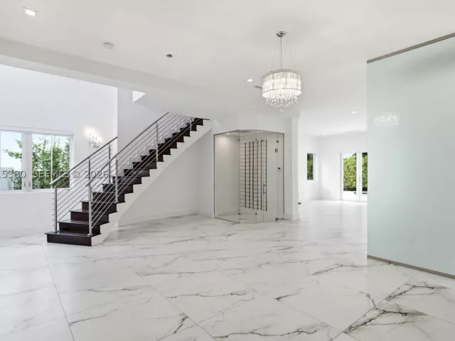 4-bedroom home for rent in Doral - 8221 NW 34th Dr - MondialRealty