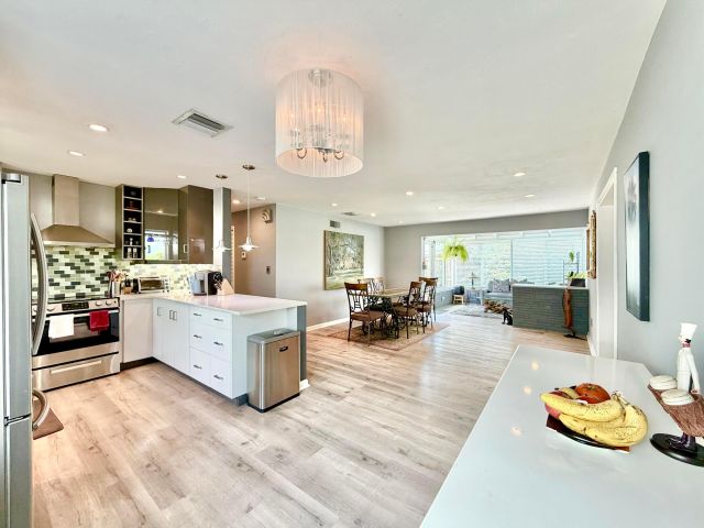 3-bedroom home for sale in Fort Lauderdale - 917 NE 18th Street - MondialRealty