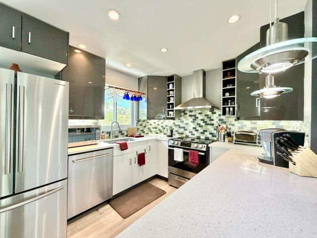 3-bedroom home for sale in Fort Lauderdale - 917 NE 18th Street - MondialRealty