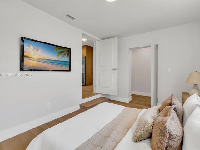 4-bedroom home for sale in Fort Lauderdale - 1206 NW 11th St - MondialRealty