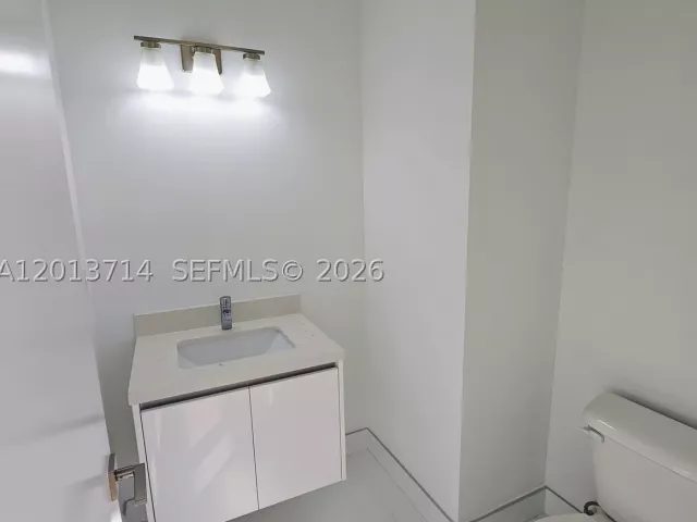 6-bedroom home for rent in Doral - 10289 NW 75th Ter 10289 - MondialRealty