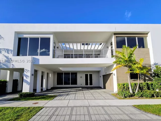 6-bedroom home for rent in Doral - 10289 NW 75th Ter 10289 - MondialRealty