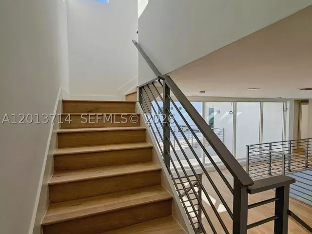 6-bedroom home for rent in Doral - 10289 NW 75th Ter 10289 - MondialRealty