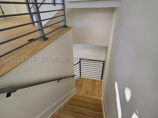 6-bedroom home for rent in Doral - 10289 NW 75th Ter 10289 - MondialRealty