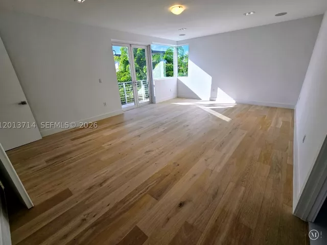 6-bedroom home for rent in Doral - 10289 NW 75th Ter 10289 - MondialRealty