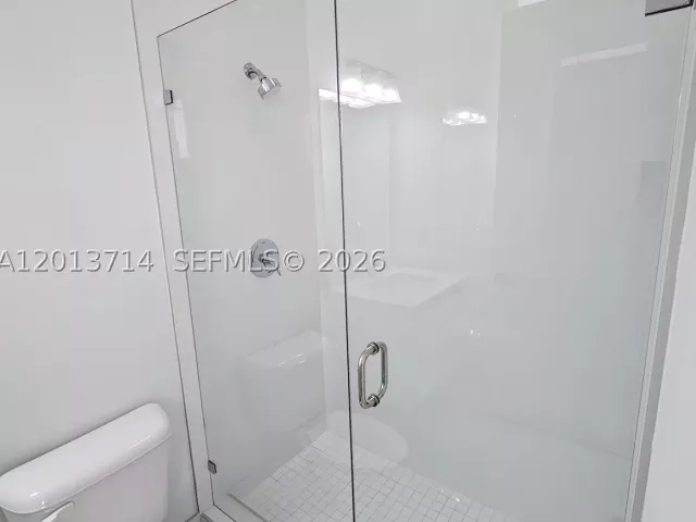 6-bedroom home for rent in Doral - 10289 NW 75th Ter 10289 - MondialRealty