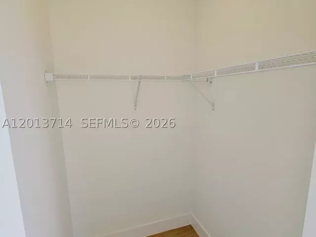 6-bedroom home for rent in Doral - 10289 NW 75th Ter 10289 - MondialRealty
