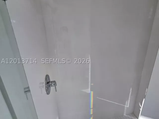 6-bedroom home for rent in Doral - 10289 NW 75th Ter 10289 - MondialRealty