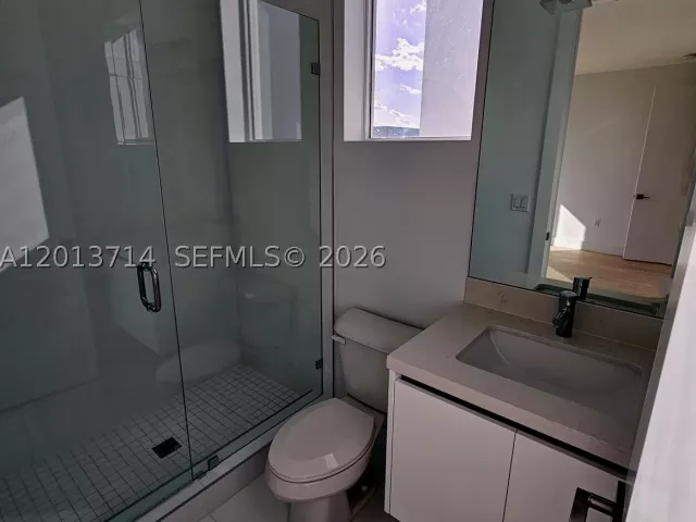 6-bedroom home for rent in Doral - 10289 NW 75th Ter 10289 - MondialRealty