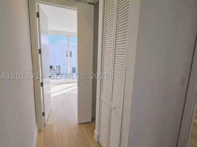 6-bedroom home for rent in Doral - 10289 NW 75th Ter 10289 - MondialRealty