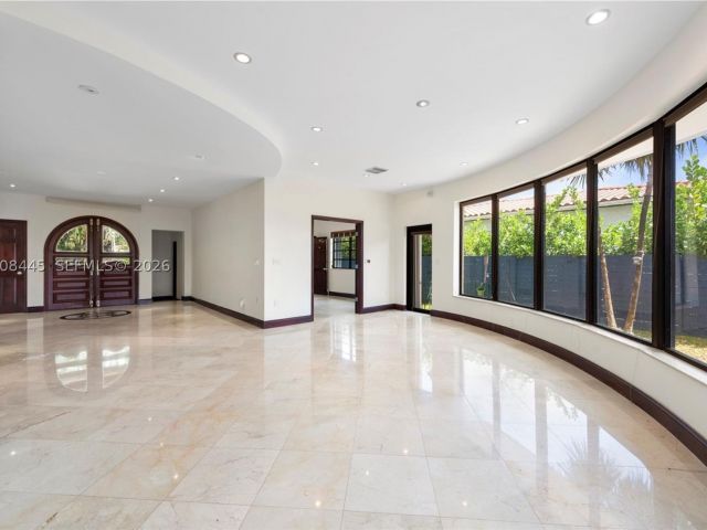 2-bedroom home for rent in Miami Beach - 540 S Shore Dr - MondialRealty