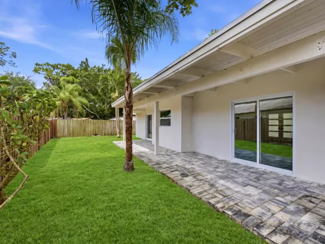 3-bedroom home for sale in Boca Raton - 2908 NW 24th Way - MondialRealty