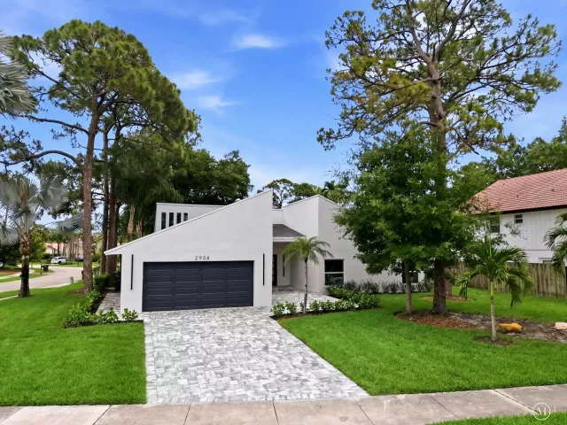3-bedroom home for sale in Boca Raton - 2908 NW 24th Way - MondialRealty
