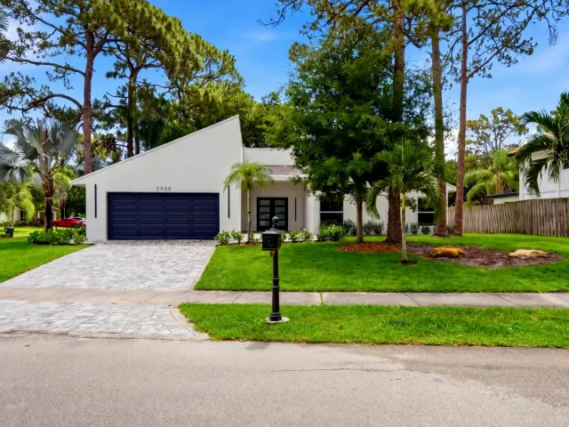 3-bedroom home for sale in Boca Raton - 2908 NW 24th Way - MondialRealty