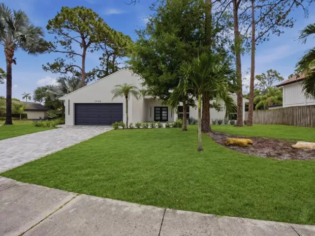 3-bedroom home for sale in Boca Raton - 2908 NW 24th Way - MondialRealty