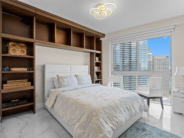 3-bedroom condo for sale in Miami - 465 Brickell Ave 3301 - MondialRealty