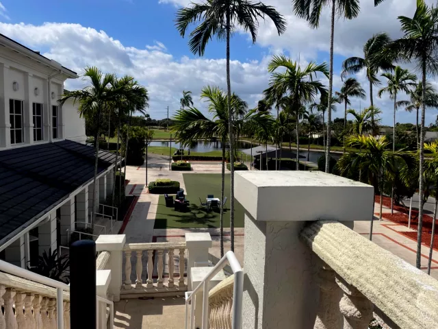 4-bedroom home for rent in Boca Raton - 17275 Ventana Drive - MondialRealty