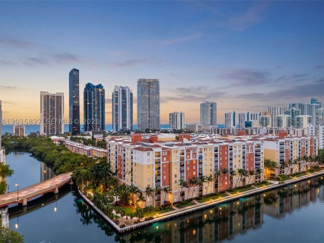 2-bedroom condo for sale in Sunny Isles Beach - 17150 N Bay Rd 2905 - MondialRealty