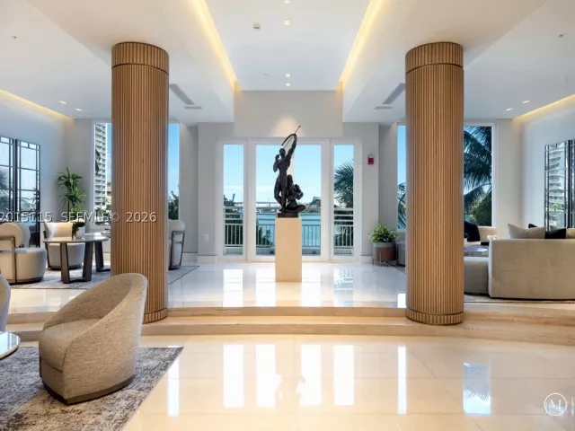 2-bedroom condo for rent in Miami - 888 Brickell Key Dr 609 - MondialRealty