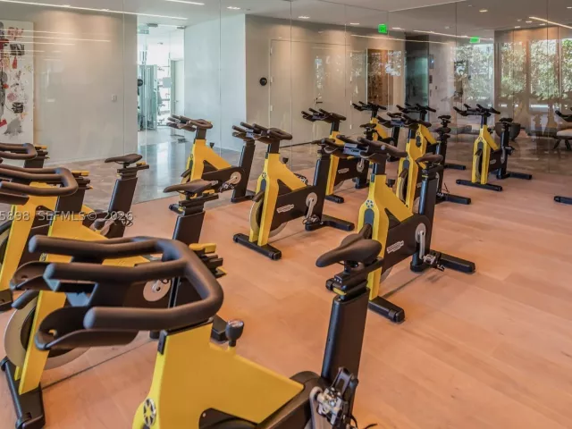 1-bedroom condo for sale in Miami - 480 NE 31st St 1802 - MondialRealty