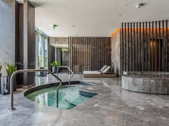 1-bedroom condo for sale in Miami - 480 NE 31st St 1802 - MondialRealty