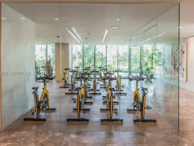 1-bedroom condo for sale in Miami - 480 NE 31st St 1802 - MondialRealty