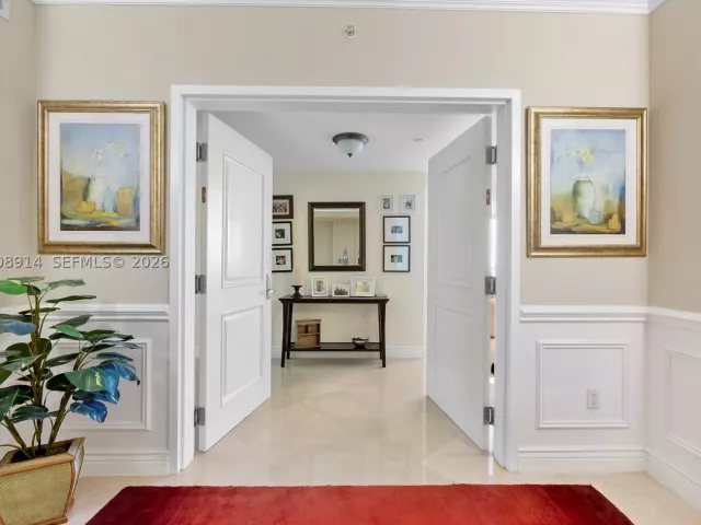 3-bedroom condo for sale in Hollywood - 3101 S Ocean Dr 2705 - MondialRealty